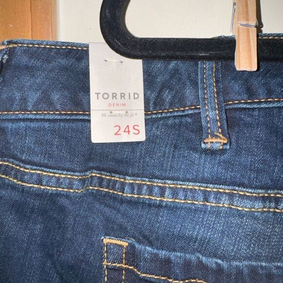 Nwt torrid 24S denim jeans - Picture 4 of 4